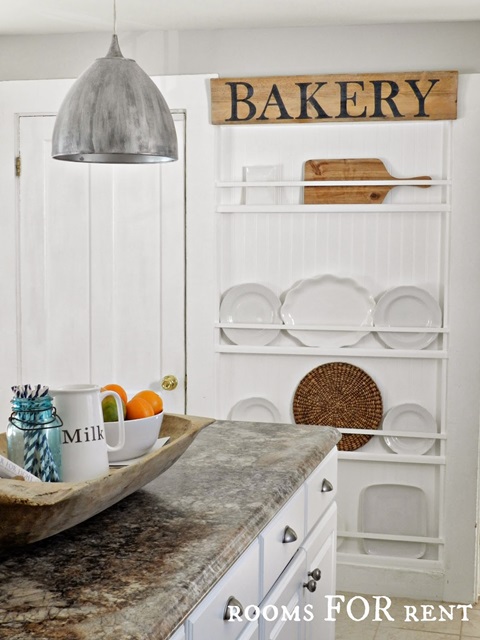 Charming English Cottage-Style Plate Rack