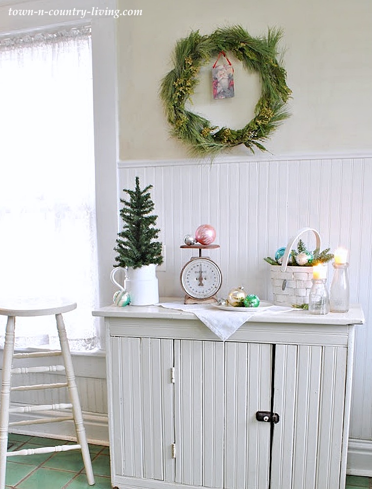 old farmhouse kitchen decorated for christmas