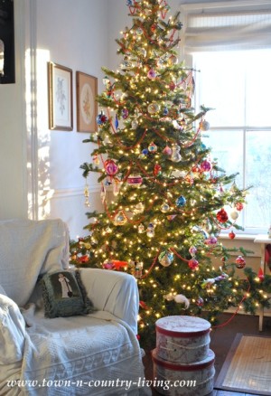 Farmhouse Christmas Tree via Town and Country Living