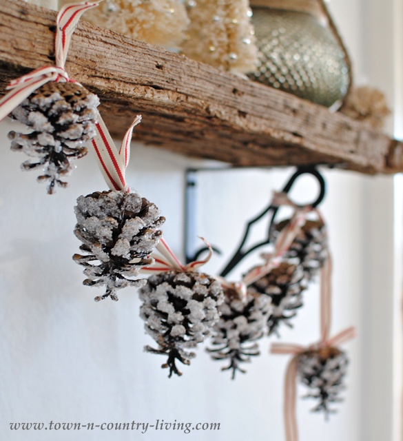 How to Make a Pine Cone Garland