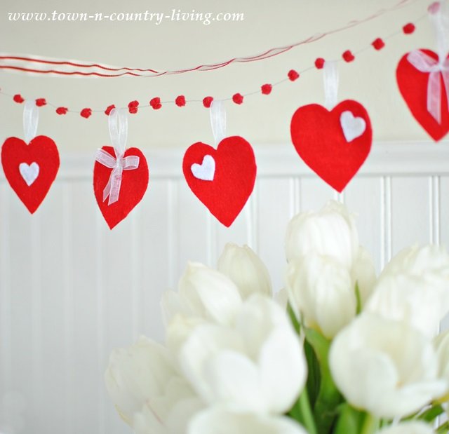 How to Make a Felt Heart Valentine’s Banner
