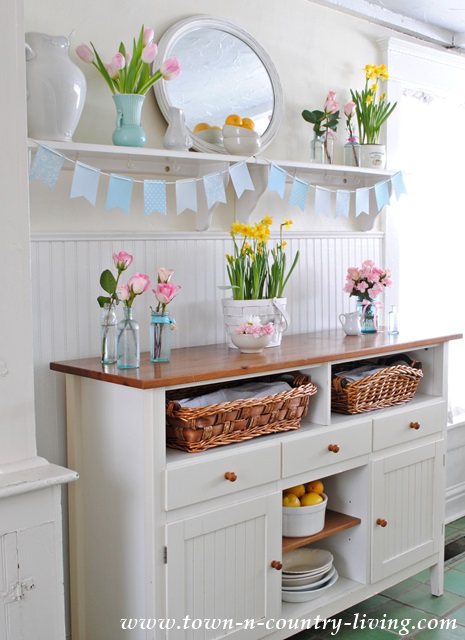 Spring Decorating in a Farmhouse Kitchen