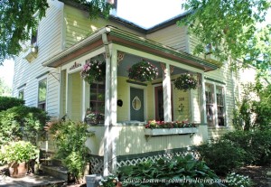 Choosing Exterior Paint Colors - Town & Country Living