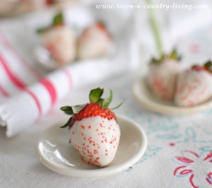 How to Make White Chocolate Covered Strawberries - Town & Country Living