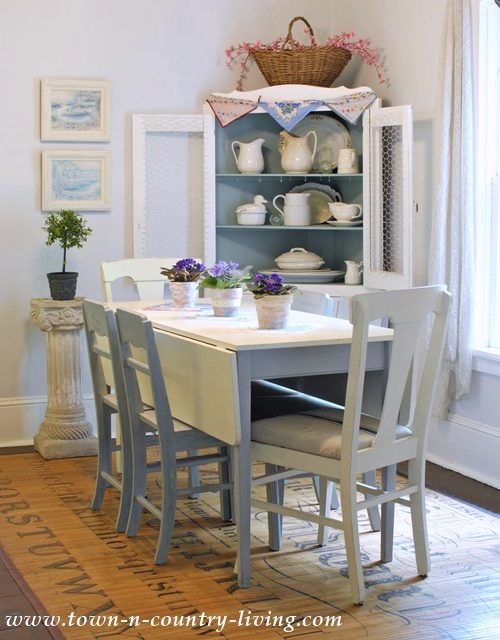 Cottage Style Summer Decorating in the Dining Room