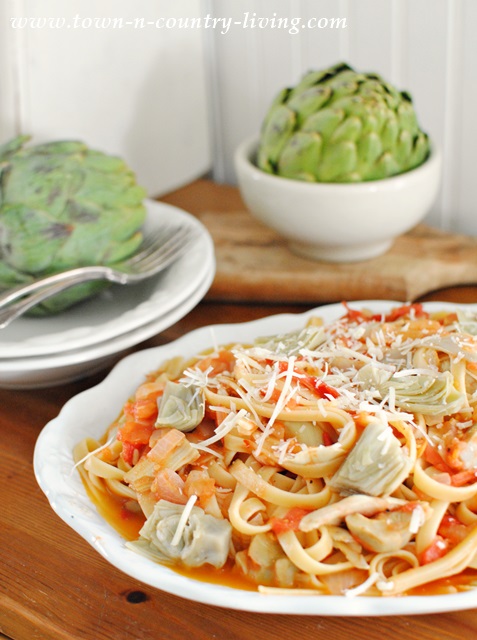 Fettuccine with Artichoke Hearts and Tomatoes