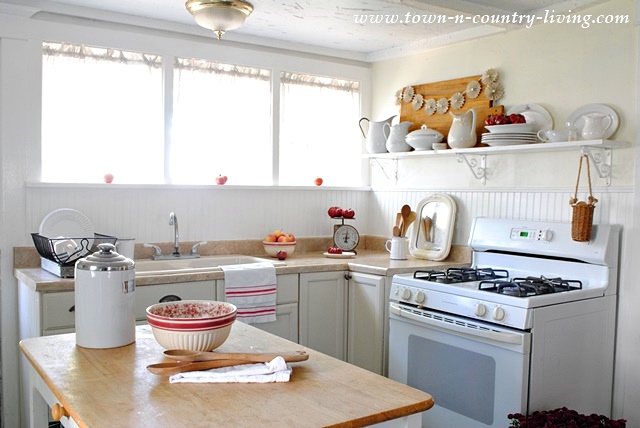 Farmhouse Kitchen Decor: Crafting a Heartwarming Hub in Your Ho - A Cottage  in the City