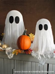 Halloween Skeleton Sightings at My House!! - Town & Country Living