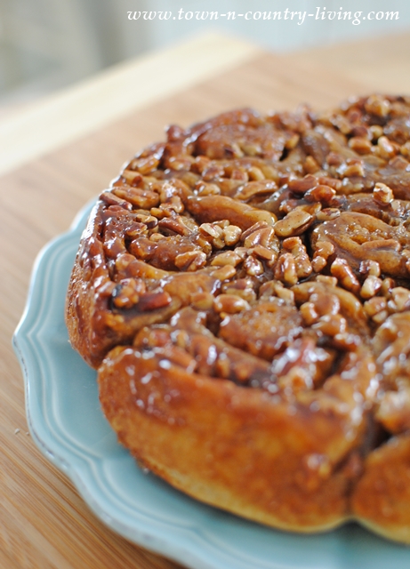 Sticky Buns with Pecans