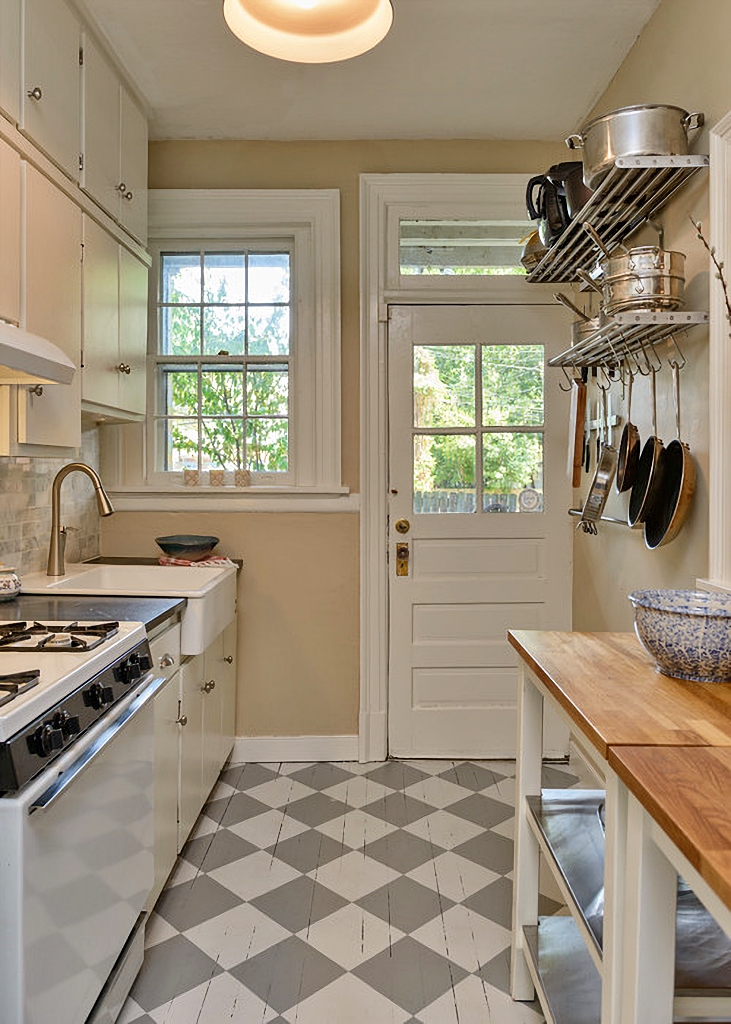 checkerboard kitchen floor