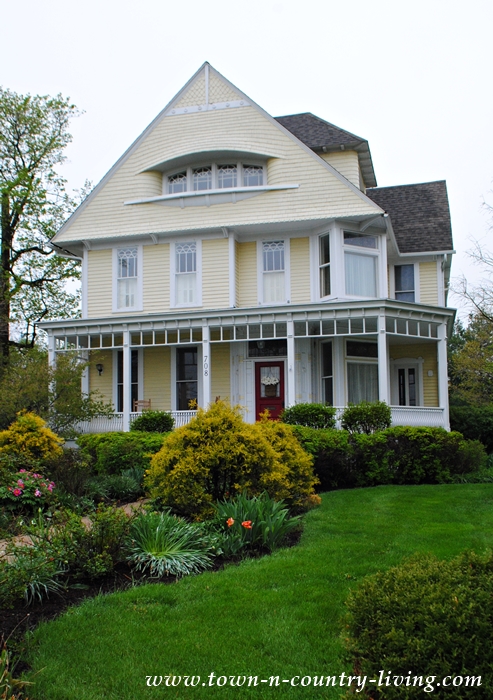 Yellow Victorian Historic Home in Sycamore, Illinois