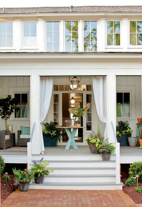 Farmhouse Porch: Summer Living at its Best