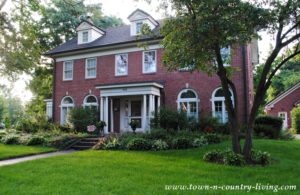 Charming Old Homes in St. Charles - Town & Country Living