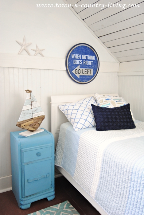 Coastal Style Bedroom in Blue and White