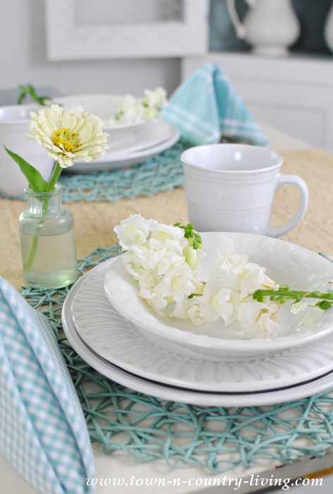 Summer Table Setting in White and Aqua