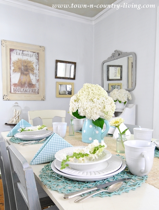 Summer Table Setting in White and Aqua