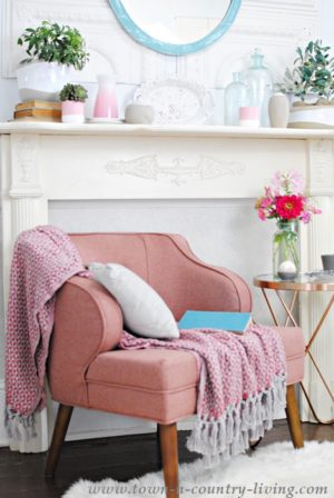 How to create a cozy reading corner with pretty furniture and accessories