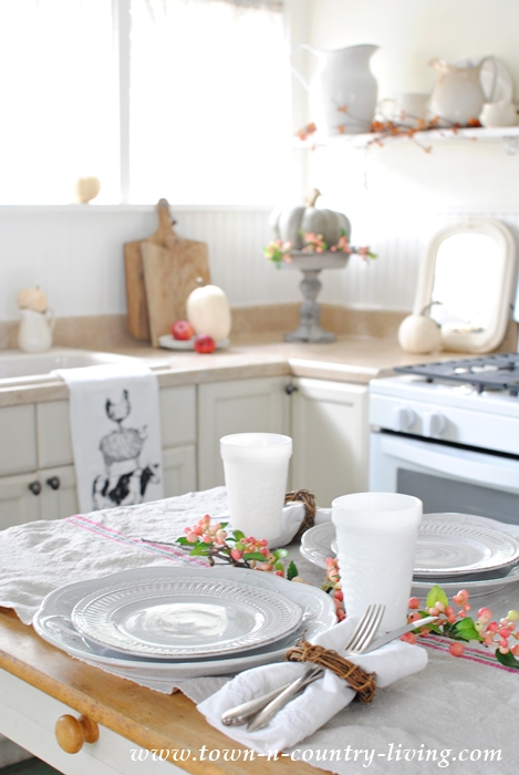 Simple Fall Decorating in a Farmhouse Kitchen
