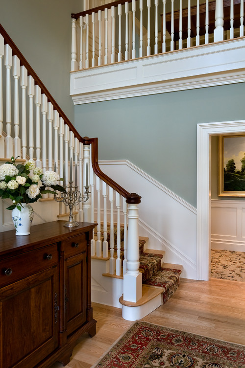 Decorating with French Gray in a Victorian Entryway