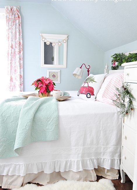 Simple Holiday Touches Create a Christmas Bedroom