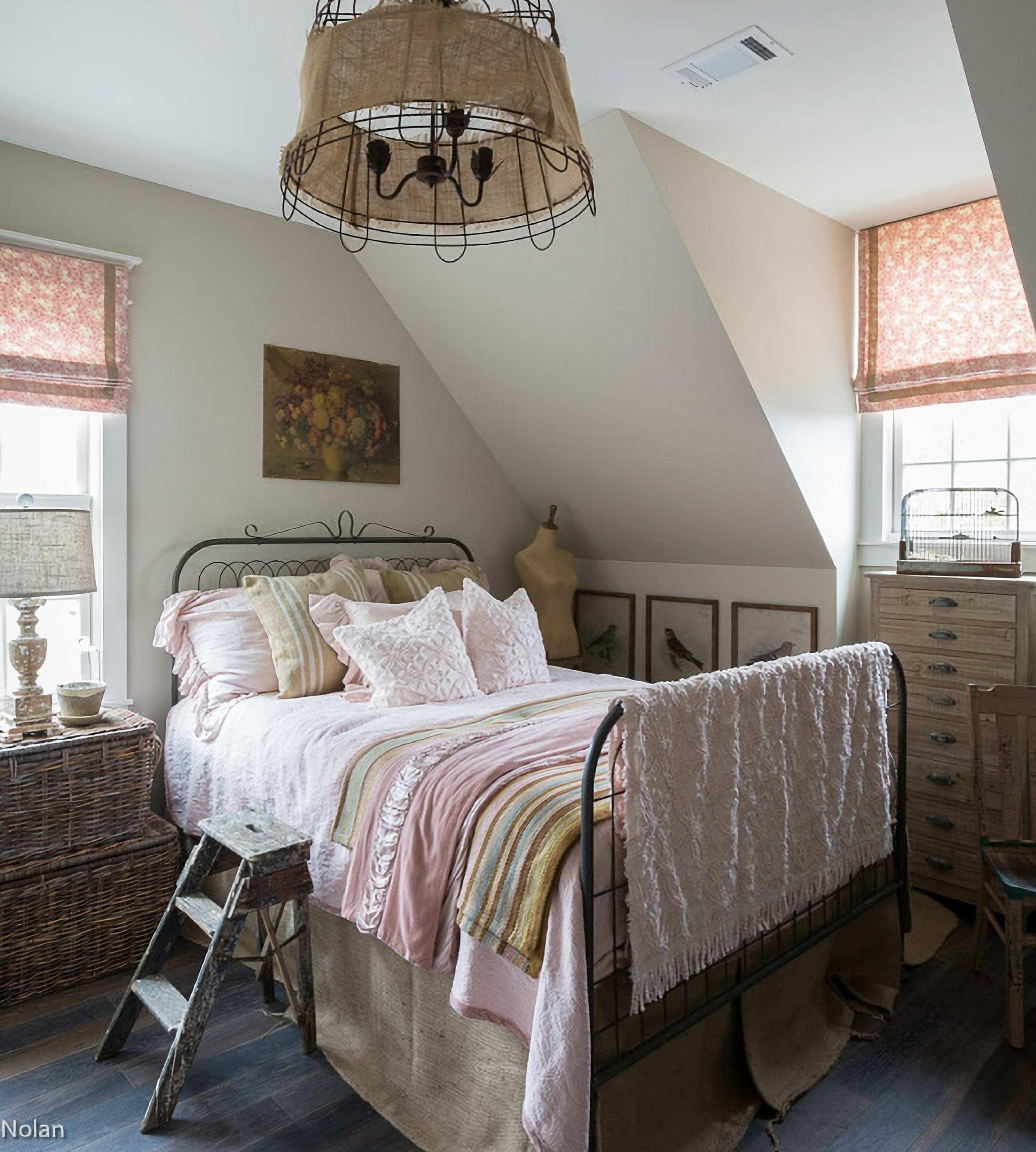 girl's country style bedroom