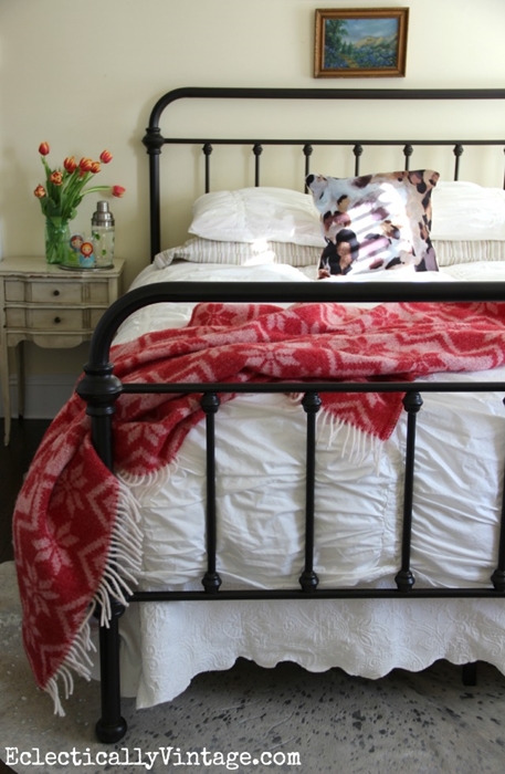 How to Layer White Bedding