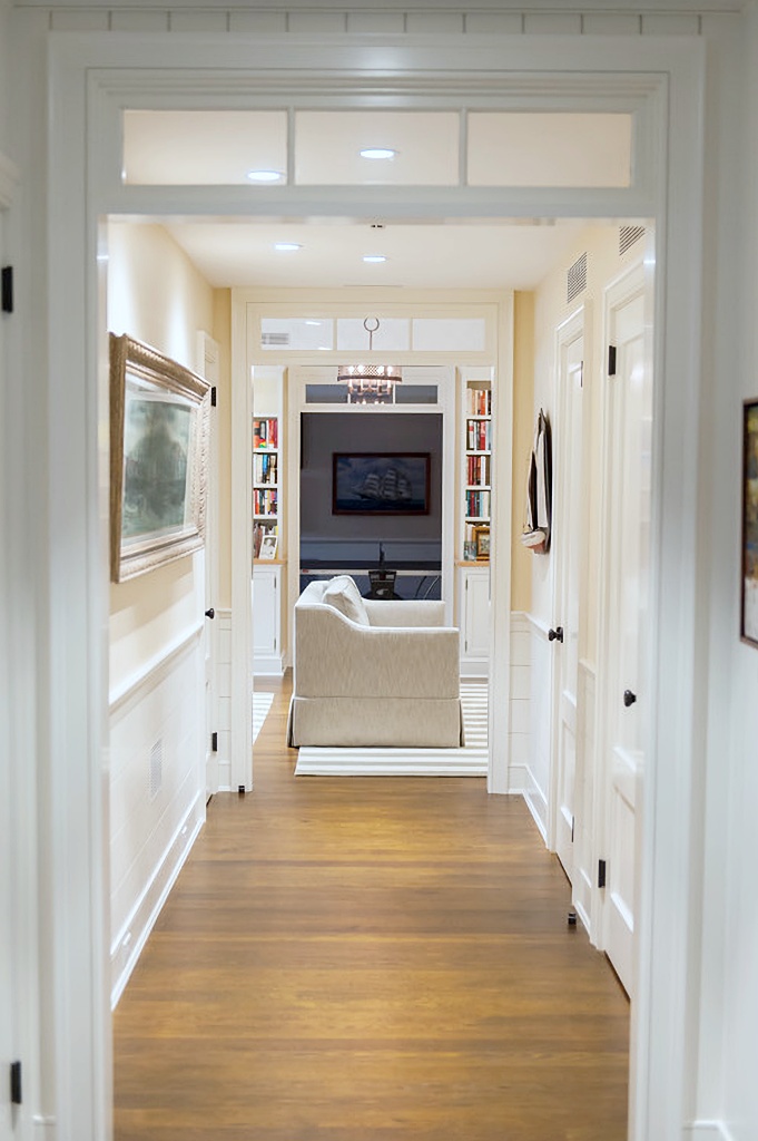 beach style hallway