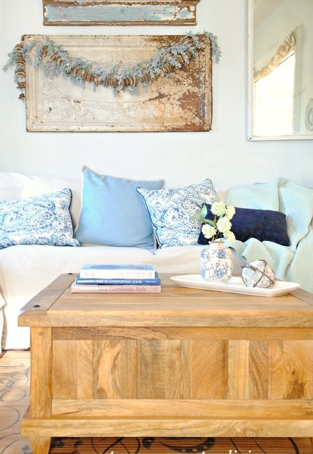 how to select the right coffee table, wood coffee table, farmhouse style, decorating ideas, family room ideas