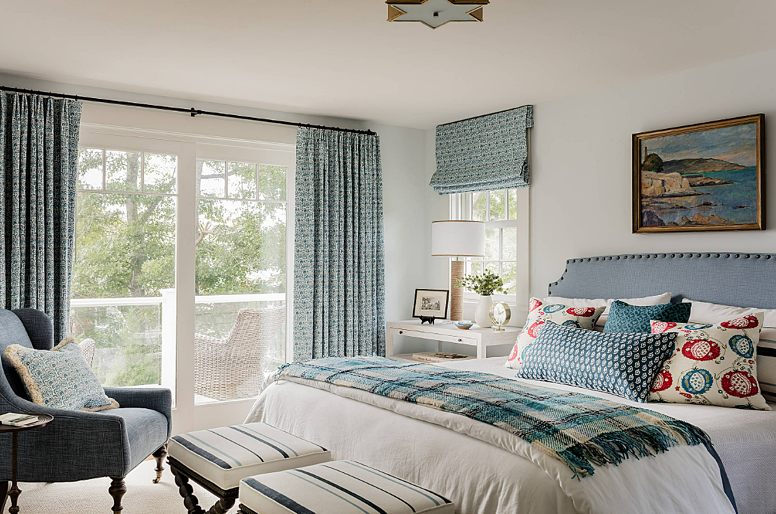 Colonial style bedroom