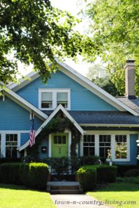 Crystal Lake Historic Homes - Town & Country Living