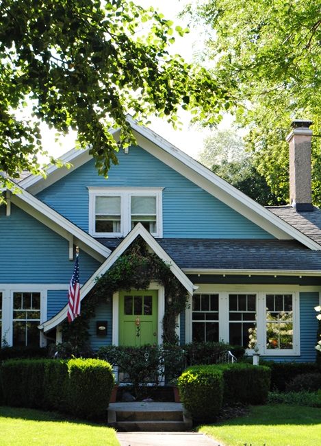 Blue Bungalow in Crystal Lake, Illinois