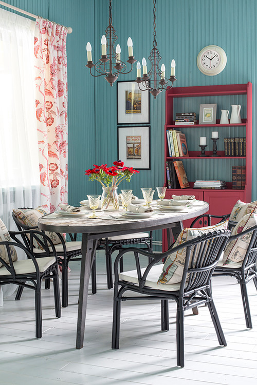Colorful Russian House: See How to Add Color to Any Room