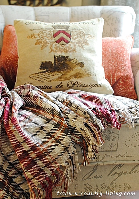 Cozy Living with cotton blankets