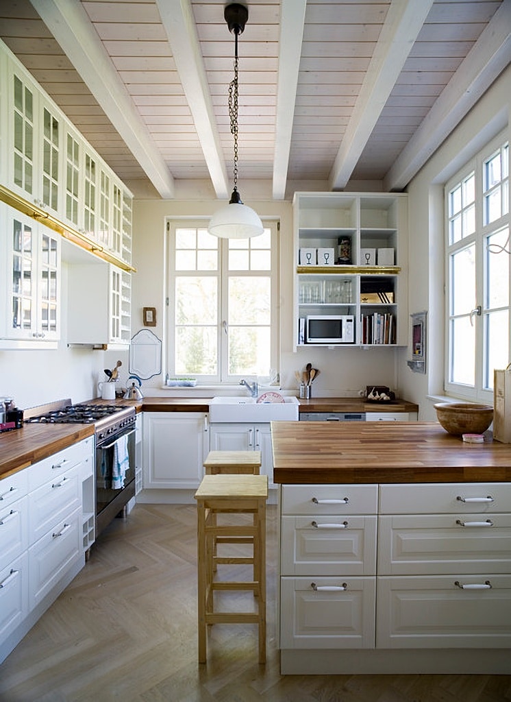 farmhouse kitchen