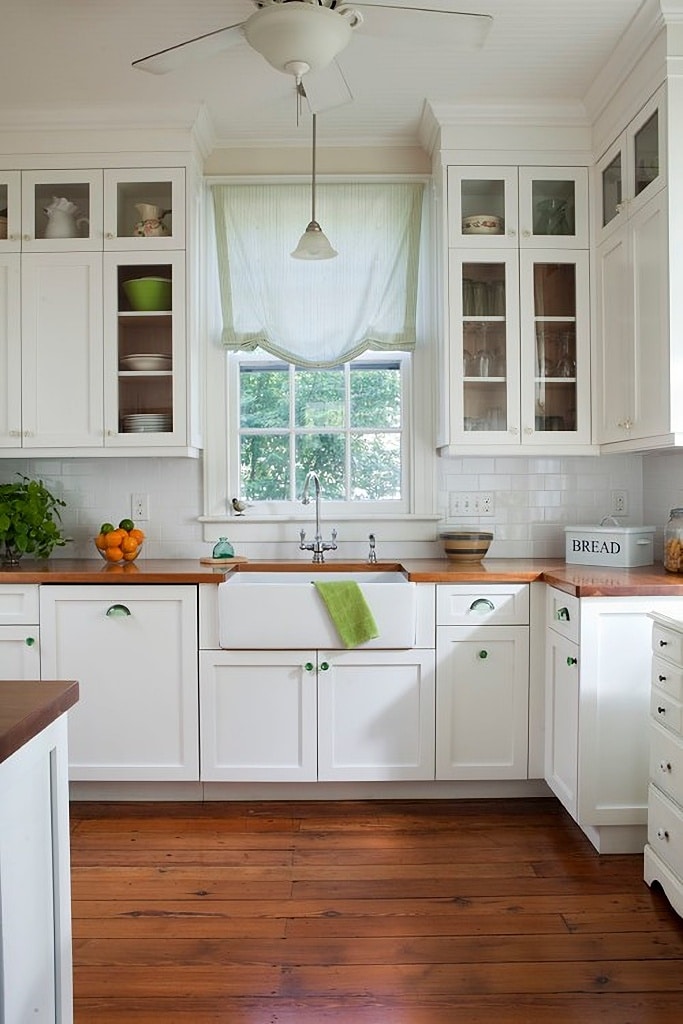 traditional kitchen with wood floors