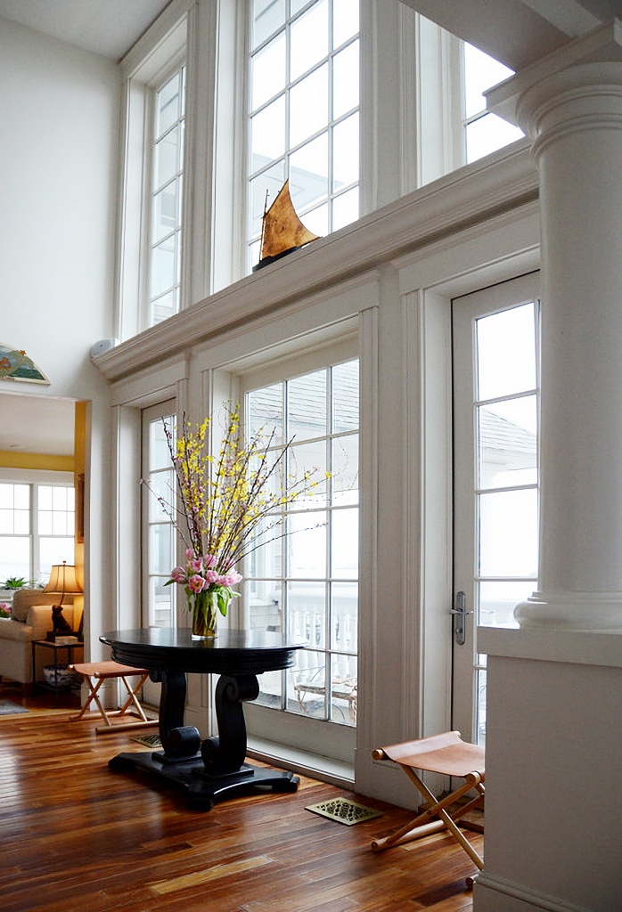 beach style family room