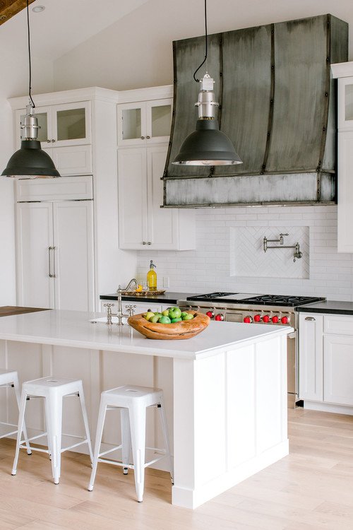 Minimalist Approach to Fixer Upper Style