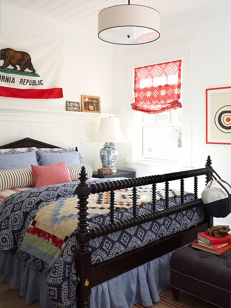 historic style bedroom