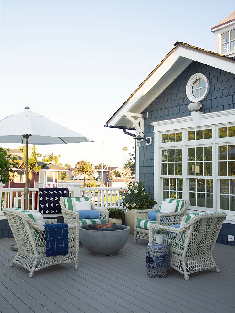 Coronado blue house with deck