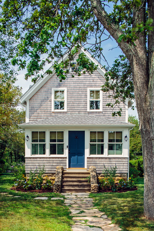 Fall in Love with a Humble Cottage on Martha’s Vineyard