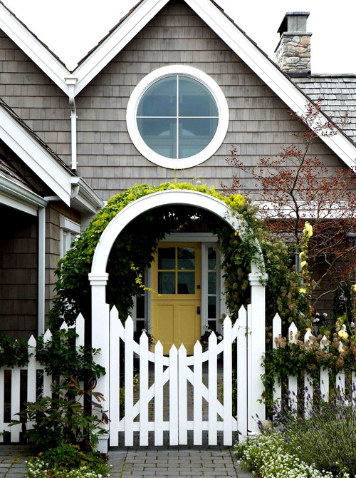 Victorian Style Picket Fence with Circular Arbor