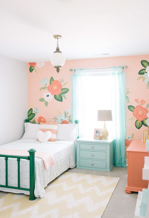 Wallpaper Decorating Ideas - pink bedroom