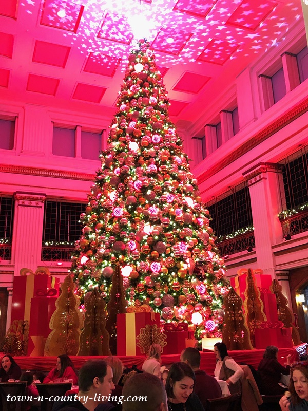 Christmas Tree in Macy's Walnut Room - Chicago on State