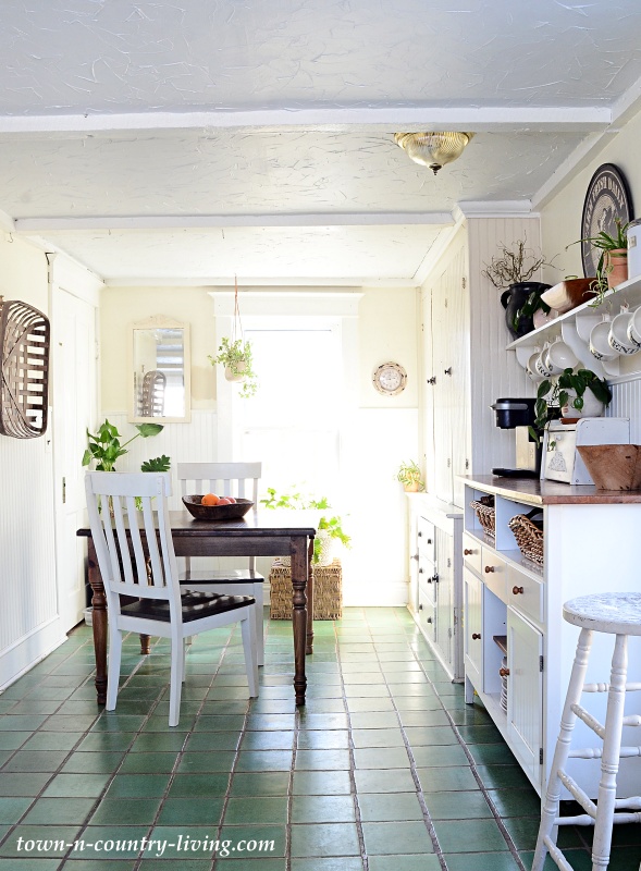 Country Farmhouse Kitchen with Breakfast Nook