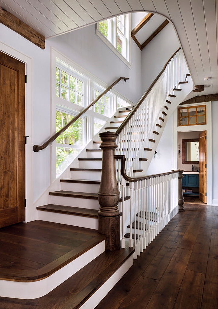 historic home staircase