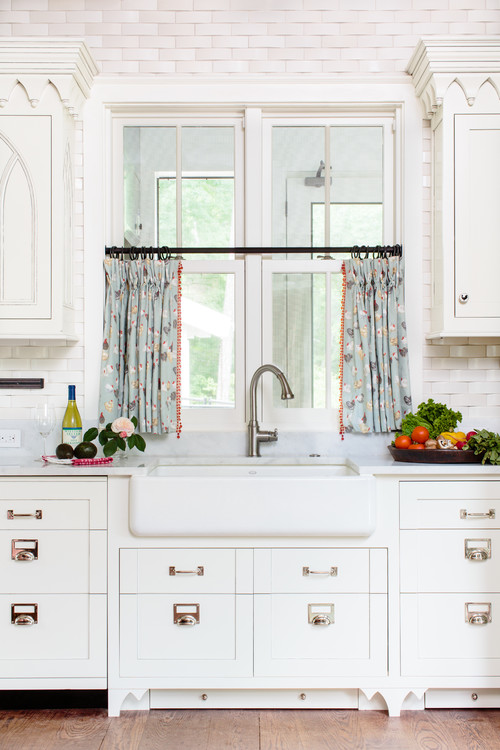 White Traditional Kitchen with Print Cafe Curtains