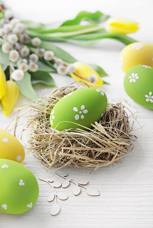 Decorating Easter Eggs - 9 Easy Ideas