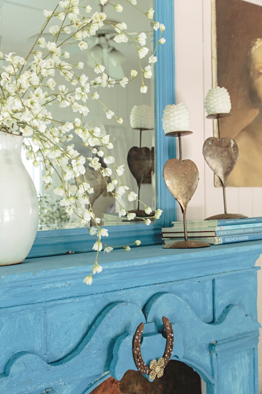 Blue Mantel in Fifi O'Neill's Florida Cottage