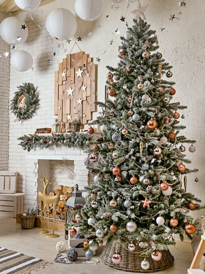12 Gorgeous Christmas Tree Theme Decorations - Town & Country Living