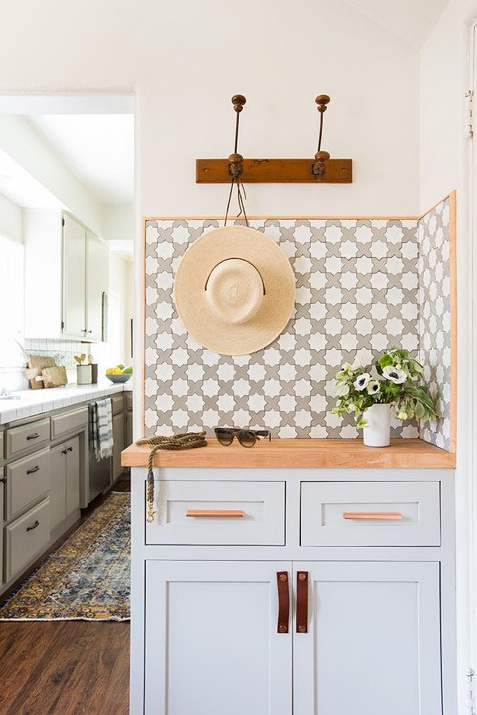 cute laundry room makeover